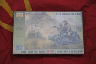 ZVE3639  SOVIET MOTORCYCLE M-72 with SIDECAR and CREW WWII